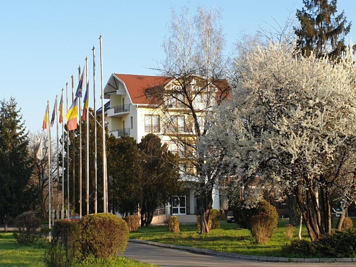 Târgu-Mureş Hotel Everest מראה חיצוני תמונה