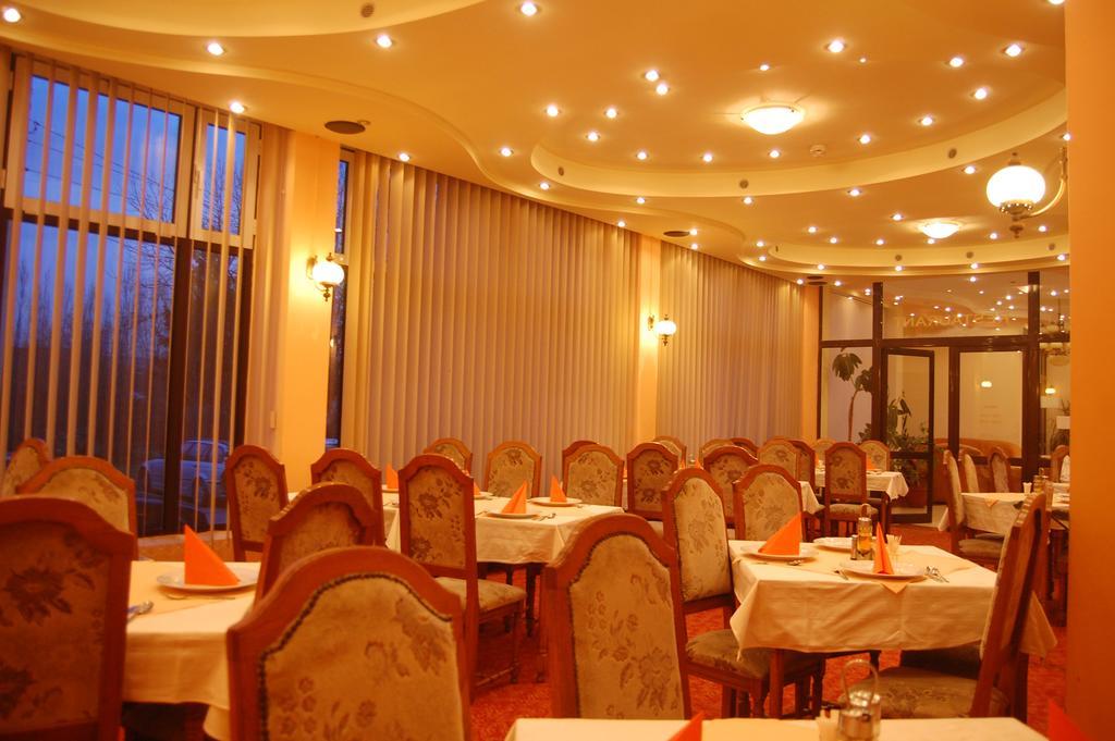 Târgu-Mureş Hotel Everest מראה חיצוני תמונה