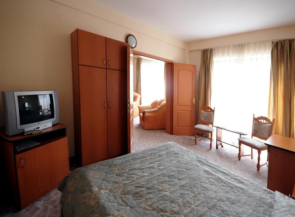 Târgu-Mureş Hotel Everest מראה חיצוני תמונה