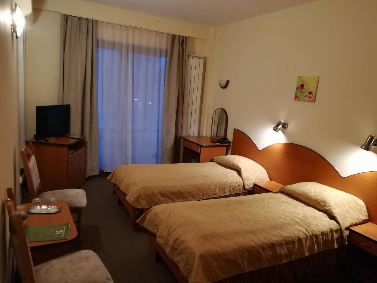 Târgu-Mureş Hotel Everest מראה חיצוני תמונה
