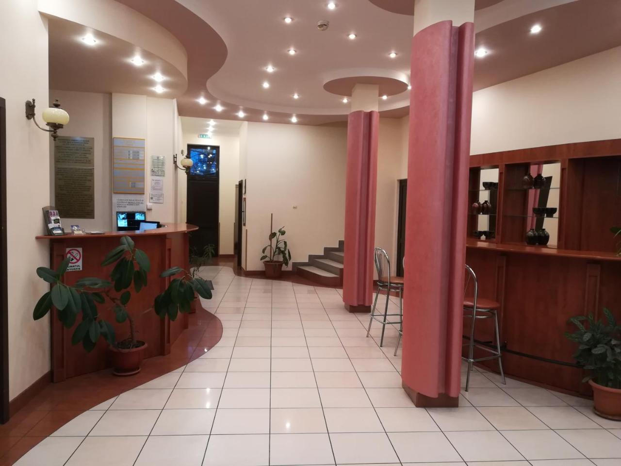 Târgu-Mureş Hotel Everest מראה חיצוני תמונה